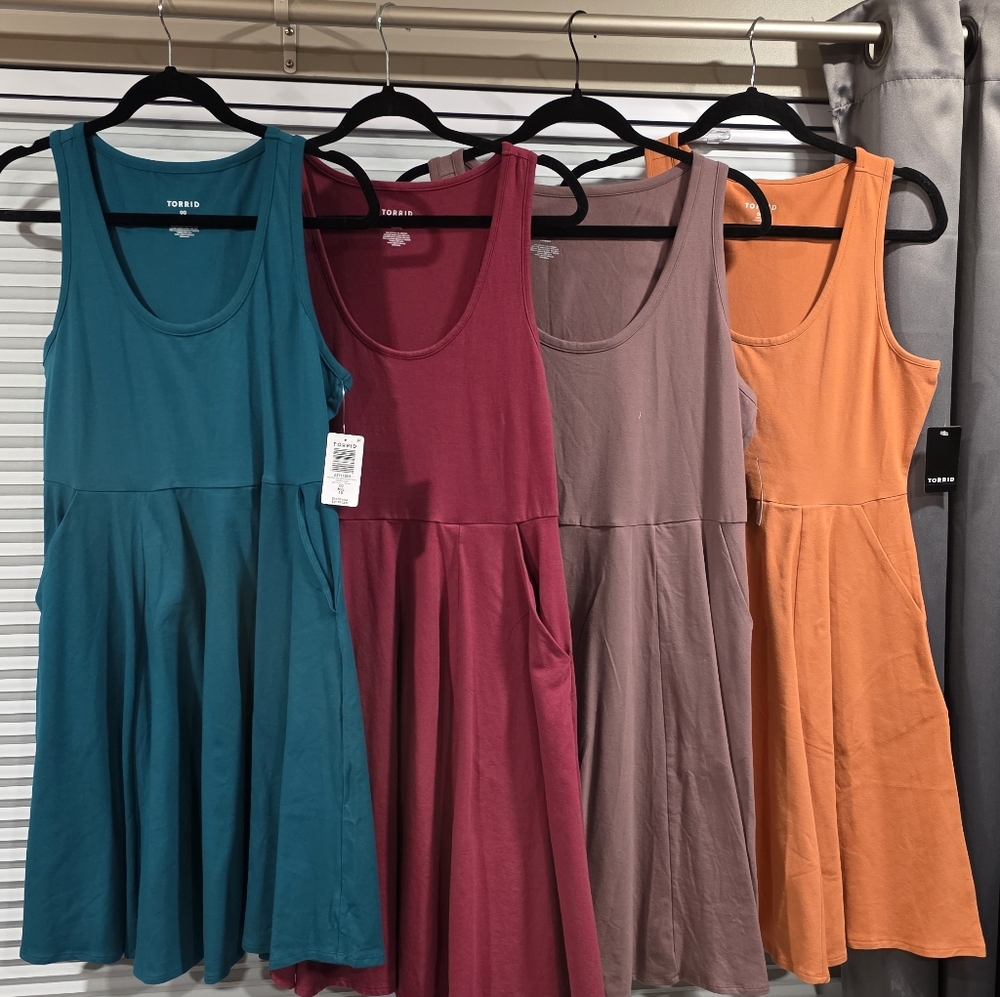 Torrid 00 Med - Lot Of 4 Skater Dresses